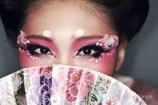 舞蹈演员妆,揭秘舞蹈演员的精致妆容艺术