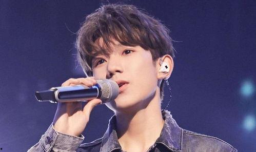 王源学校的班花照片